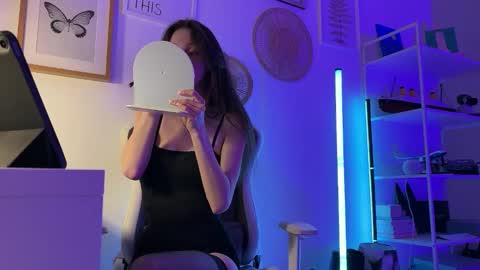 misslalii online show from April 30, 7:52 pm