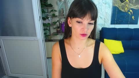 Snapshot of misslauraslim chatting on September 15, 6:43 am MissLaura online show from September 15, 6:43 am
