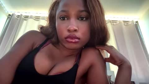 missmarimac online show from March 9, 3:37 pm