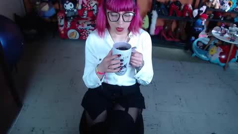 Miss Mia online show from February 4, 2:53 pm