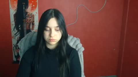 Mia online show from April 29, 11:13 am