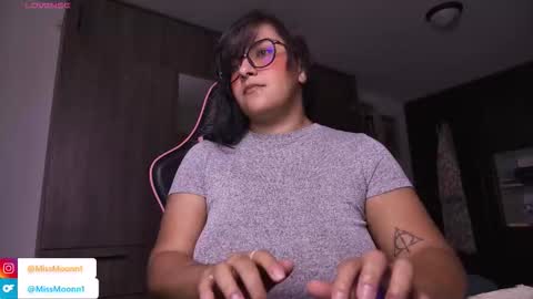 Snapshot of missmoonn chatting on October 8, 2:05 am MissMoon online show from October 8, 2:05 am