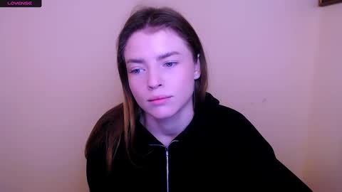 Snapshot of missoliviaa_ chatting on January 30, 9:36 am Olivia online show from January 30, 9:36 am