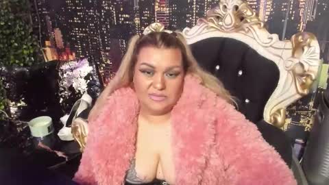 QueenT online show from November 4, 11:21 pm