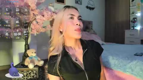 ... Independent model online show from July 26, 11:34 pm