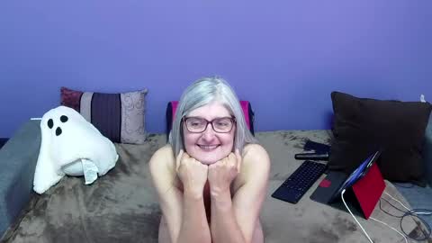 Miss Spooky Silverstacker online show from May 15, 11:29 pm
