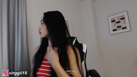 missvirggii online show from November 7, 9:31 pm