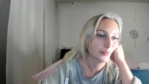 Snapshot of missy_matrix chatting on October 15, 6:32 pm Missy matrix online show from October 15, 6:32 pm
