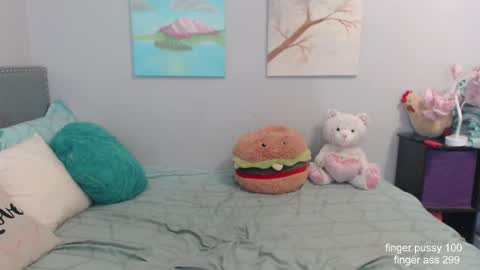 Snapshot of missyinpinkk chatting on February 25, 11:26 pm Missy online show from February 25, 11:26 pm