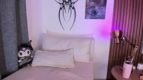 misticred online show from March 16, 12:35 am