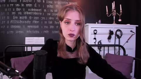 Snapshot of mistress_marlene chatting on February 18, 3:21 pm Mistress Marlene online show from February 18, 3:21 pm