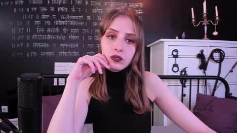 Snapshot of mistress_marlene chatting on February 16, 1:16 pm Mistress Marlene online show from February 16, 1:16 pm