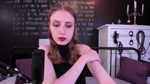 Snapshot of mistress_marlene chatting on March 2, 1:31 pm Mistress Marlene online show from March 2, 1:31 pm