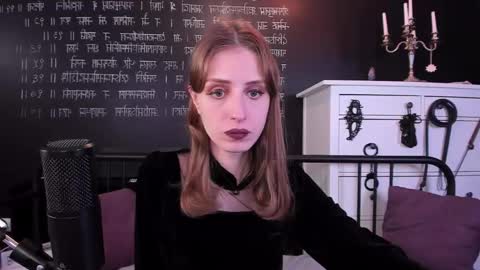 Snapshot of mistress_marlene chatting on January 24, 1:25 pm Mistress Marlene online show from January 24, 1:25 pm