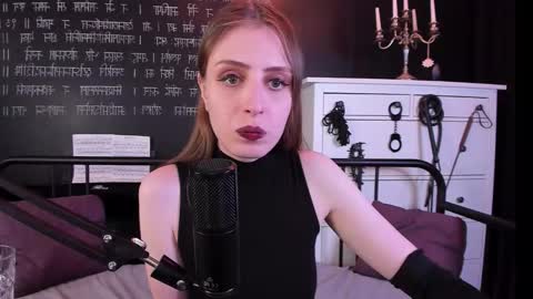 Snapshot of mistress_marlene chatting on October 5, 7:57 am Mistress Marlene online show from October 5, 7:57 am