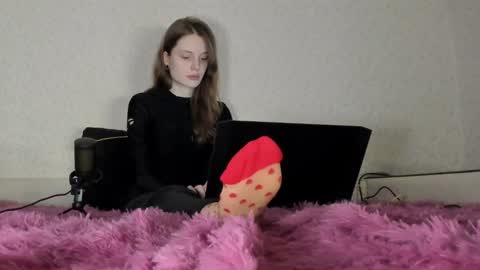 Snapshot of mistresselizy chatting on February 12, 4:22 pm mistresselizy online show from February 12, 4:22 pm