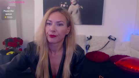 MistressEvelyn  online show from October 9, 6:28 am