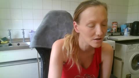 mistressmilly32 online show from June 16, 3:46 pm