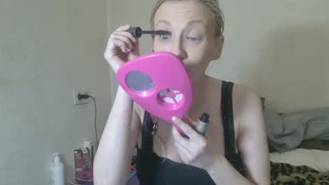 mistressmilly32 online show from February 22, 8:21 pm