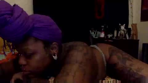 Snapshot of mistressmystii chatting on October 7, 2:49 am Mistress Mystii online show from October 7, 2:49 am