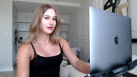 mistressuniverse online show from July 14, 10:08 am