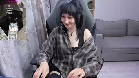 misty_dark online show from August 2, 5:16 pm