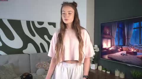 Melissa online show from August 6, 7:32 pm