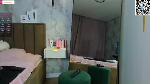 Mia 3 online show from November 12, 2:53 am