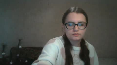 Snapshot of miyabe chatting on February 12, 1:27 pm Milana online show from February 12, 1:27 pm