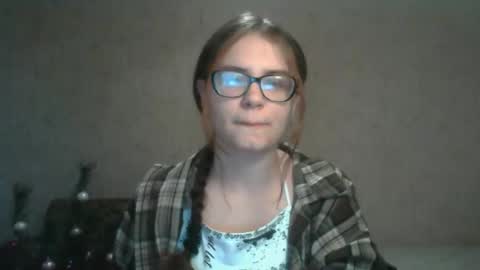 Snapshot of miyabe chatting on January 12, 7:11 am Milana online show from January 12, 7:11 am