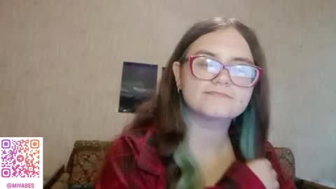 Snapshot of miyabe chatting on September 23, 1:42 pm Milana online show from September 23, 1:42 pm