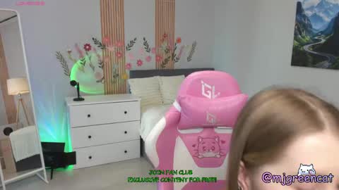mj  online show from May 1, 3:04 pm