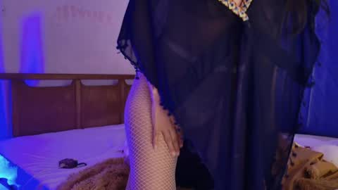 MoonLipson online show from April 30, 11:52 pm