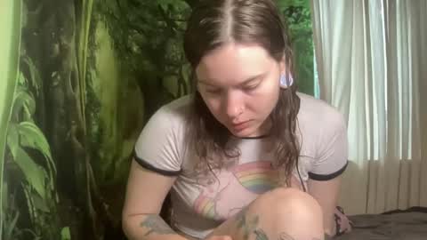Snapshot of mo0n_goddess chatting on October 20, 12:13 am Misty online show from October 20, 12:13 am