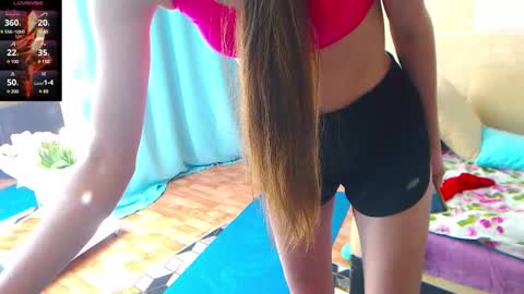 Snapshot of model_10 chatting on March 7, 4:22 pm Tatiana online show from March 7, 4:22 pm