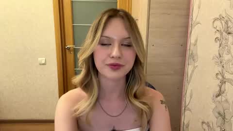 Lisa online show from May 1, 2:20 pm