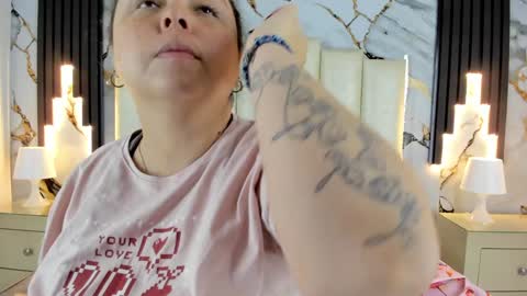Snapshot of molliebue1 chatting on January 23, 12:19 pm Hey Guys Im Mollie online show from January 23, 12:19 pm