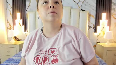 Snapshot of molliebue1 chatting on February 28, 12:09 pm Hey Guys Im Mollie online show from February 28, 12:09 pm