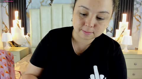 Snapshot of molliebue1 chatting on January 26, 12:01 pm Hey Guys Im Mollie online show from January 26, 12:01 pm