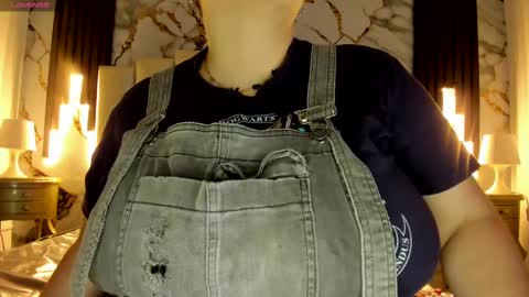Snapshot of molliebue1 chatting on September 14, 12:36 pm Hey Guys Im Mollie online show from September 14, 12:36 pm