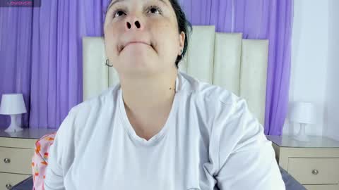 Snapshot of molliebue1 chatting on January 15, 12:04 pm Hey Guys Im Mollie online show from January 15, 12:04 pm
