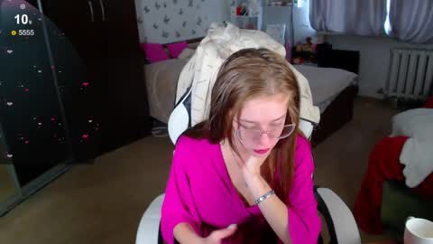 Molly Prvt is open online show from April 11, 6:41 am