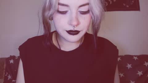 Molly Crow online show from March 7, 10:32 pm