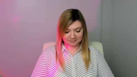 Snapshot of molly_moree chatting on January 21, 12:18 pm Molly online show from January 21, 12:18 pm