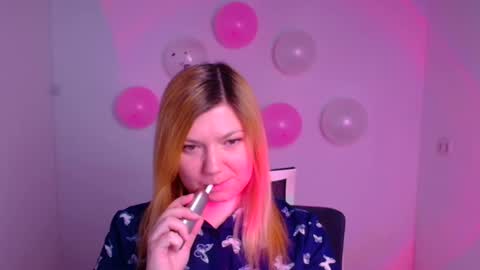 Snapshot of molly_moree chatting on February 15, 6:23 am Molly online show from February 15, 6:23 am