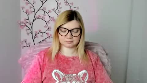 Molly online show from May 19, 11:39 am