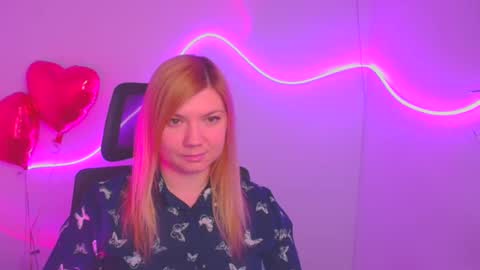 Snapshot of molly_moree chatting on March 5, 12:22 pm Molly online show from March 5, 12:22 pm