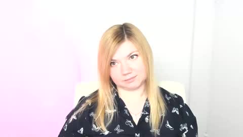 Snapshot of molly_moree chatting on March 12, 1:19 pm Molly online show from March 12, 1:19 pm
