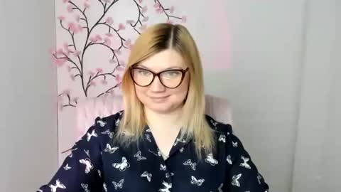 Molly online show from April 29, 11:46 am
