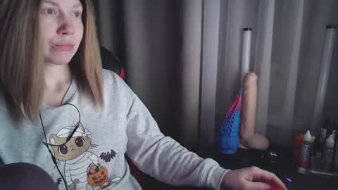 Snapshot of molly_royse chatting on February 20, 11:43 pm I have new photos come and see with love Molly online show from February 20, 11:43 pm